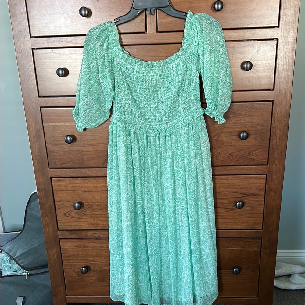 Elegant Green Midi Dress